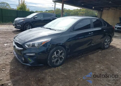 2021 Kia Forte Lxs z USA, uszkodzony, nr VIN 3KPF24AD6ME342837